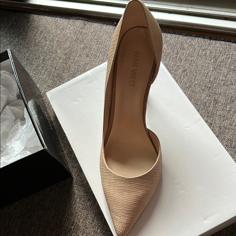 Nine West Tan Patent Leather Heels